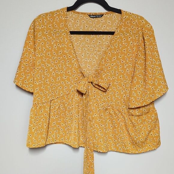 Shein Gold Floral Print Short Sleeve Blouse - Picture 1 of 5